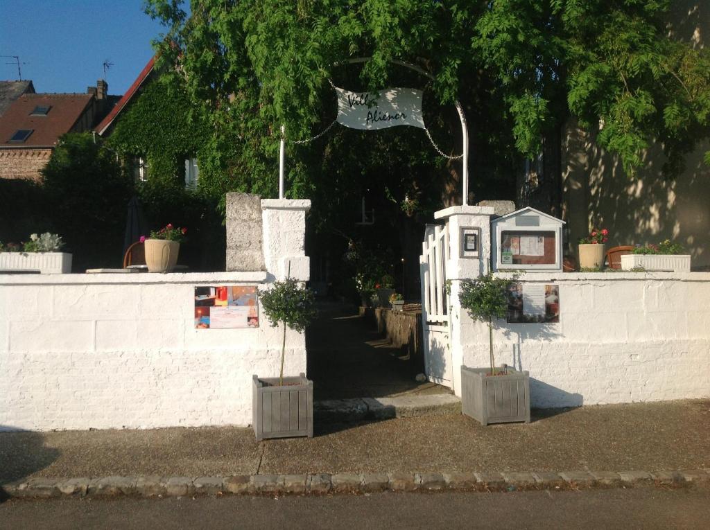 Chambres D'Hotes La Villa Alienor Les Andelys Zewnętrze zdjęcie